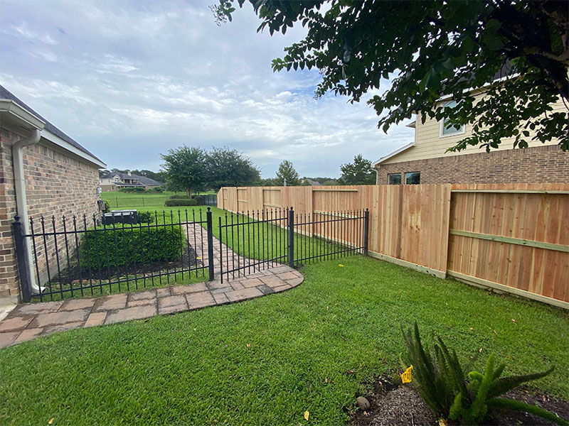 cj outdoor fence 01